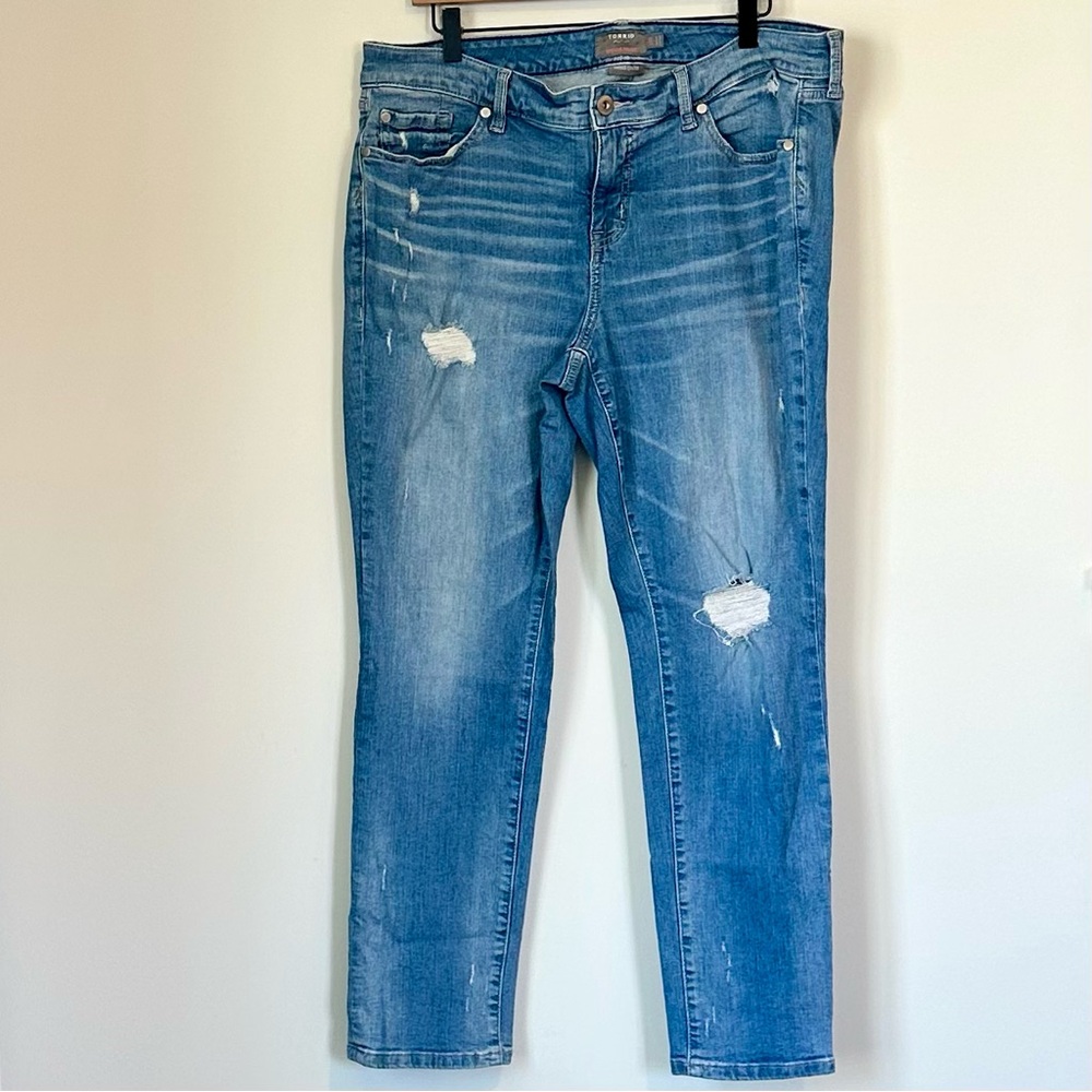 Torrid Blue Boyfriend Straight Leg Distressed Vintage Stretch Jeans - 14R